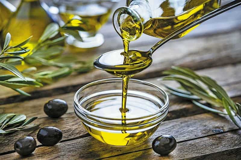 روغن زیتون بدون بو لادن طلایی با کیفیت مطلوب و طعم متعادل
